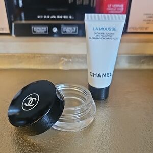CHANEL La Mousse Cleansing Duo with Black and Clear Design